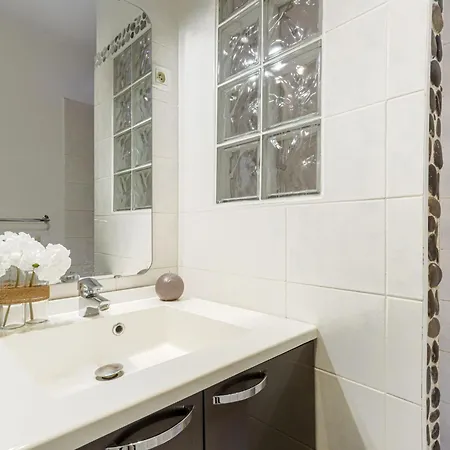 Daire Les Yuccas Promenade Des By Interhome Nice